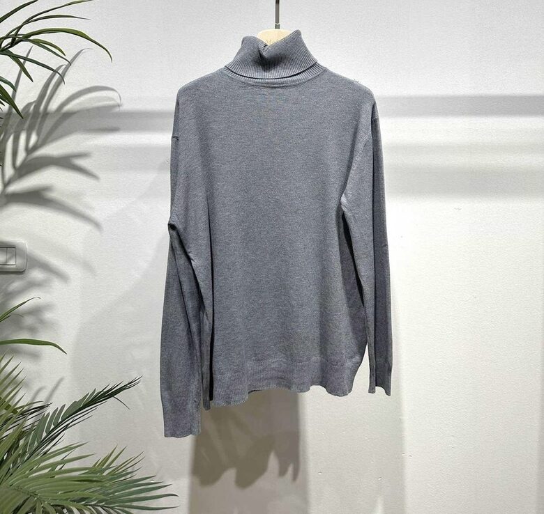 Džemperis - bītlene ar augsto apkakli un viskozi Pelēks Universāls izmērs 